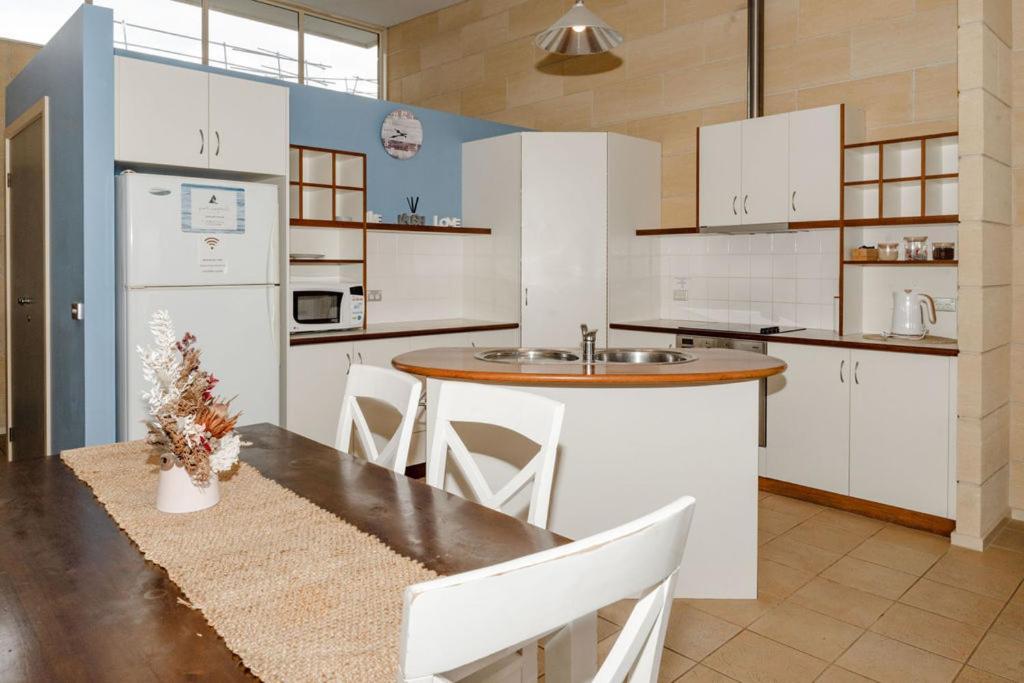 Bayview No 1 Apartment Порт Кембъл Екстериор снимка