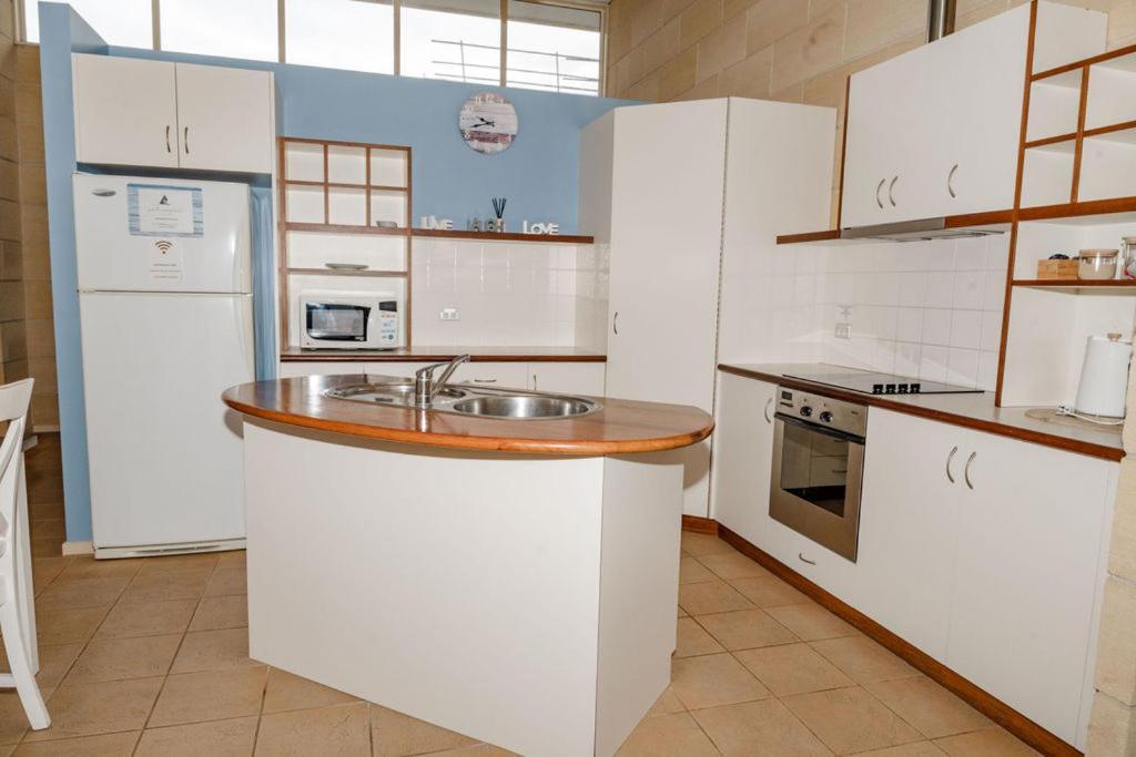 Bayview No 1 Apartment Порт Кембъл Екстериор снимка